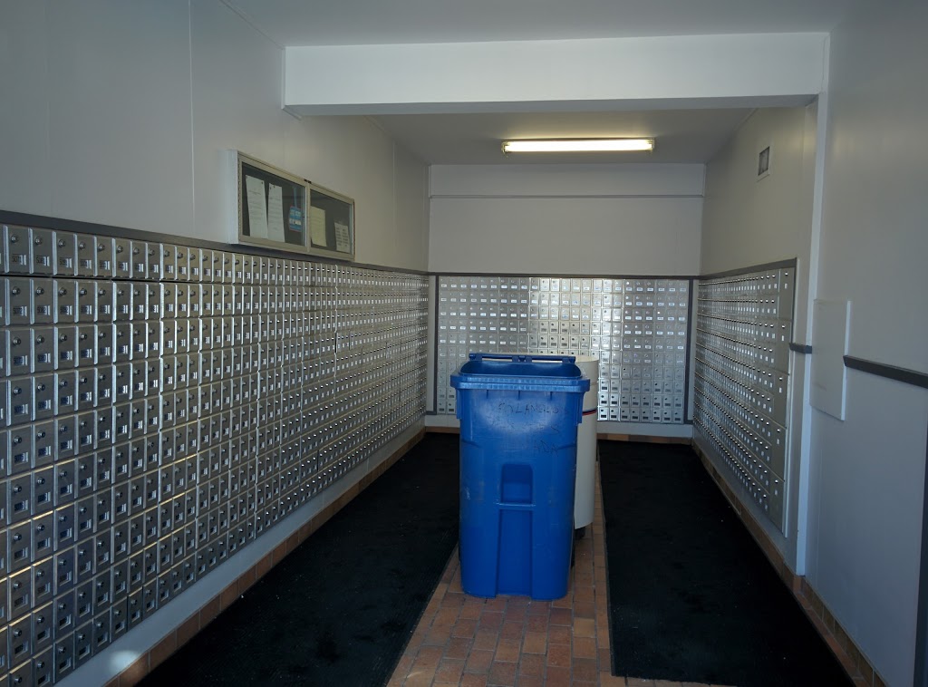 Bureau De Poste De Varennes - | 80 LANGLOIS, Varennes, QC J3X 1R3, Canada | Phone: (800) 267-1177