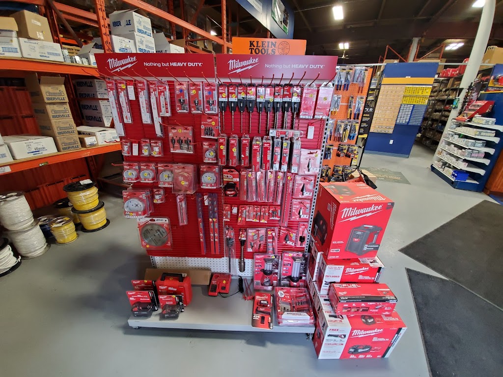 Franklin Empire - Alma | 167 Rue Claire Fontaine, Alma, QC G8B 6G9, Canada | Phone: (418) 480-1950