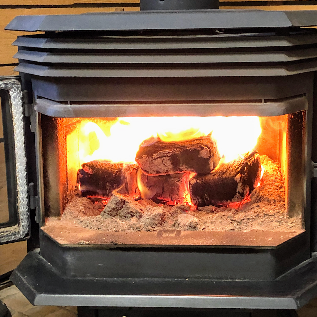 Eco-Logic Inc. logs. | 40 Rue du Pacifique E, Bromont, QC J2L 1J5, Canada | Phone: (450) 534-3235