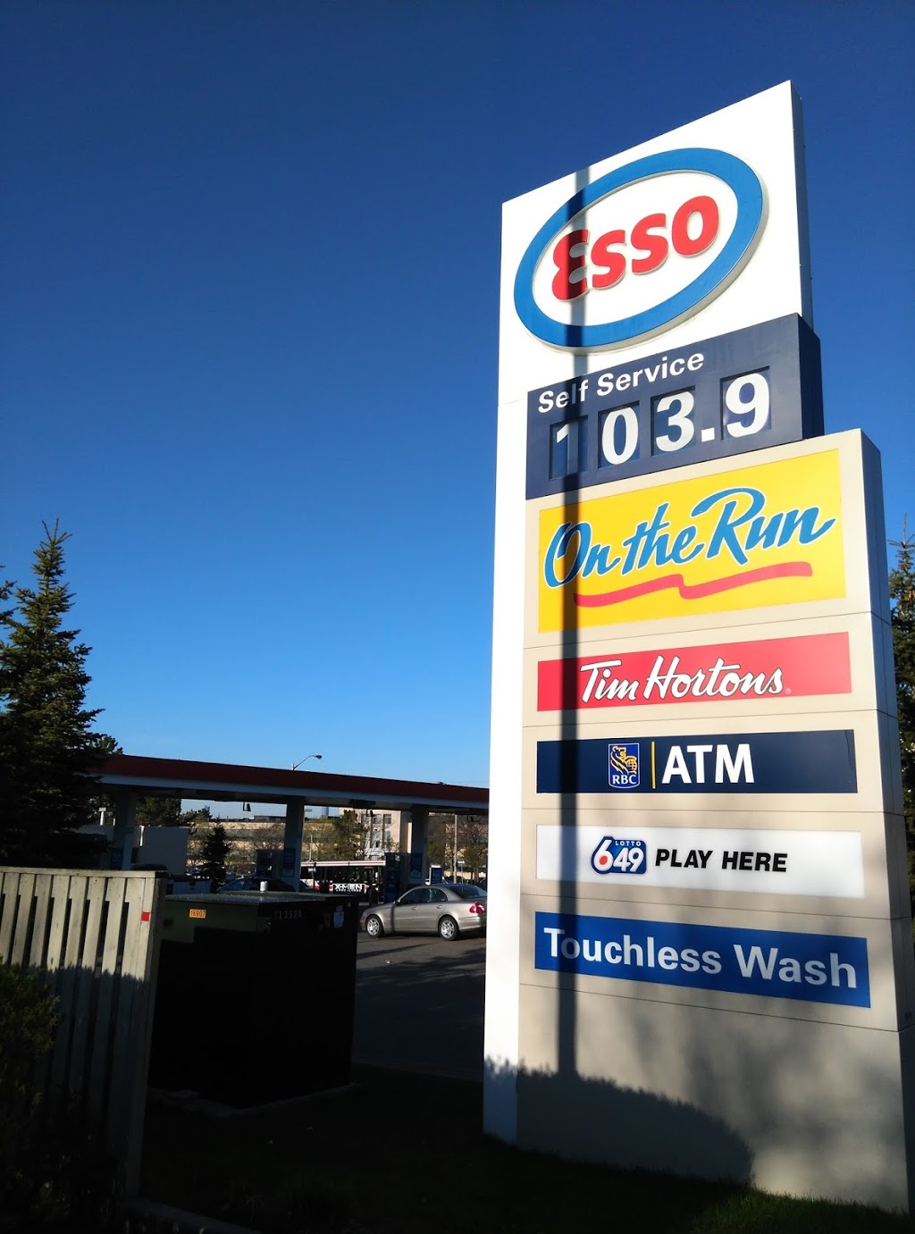 Tim Hortons | 843 Don Mills Rd, North York, ON M3C 1V4, Canada | Phone: (416) 385-1806