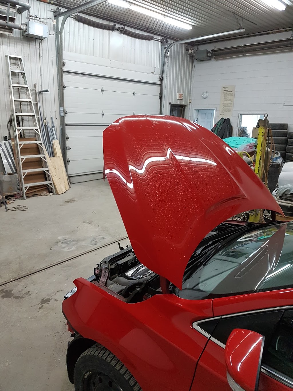 Carrosserie C M R Enr | 2741 Boulevard Industriel, Chambly, QC J3L 4W3, Canada | Phone: (450) 658-9999