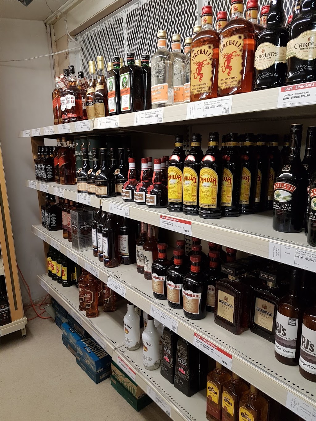 Hawkestone General Store | 353 11 Line S, Hawkestone, ON L0L 1T0, Canada | Phone: (705) 487-2933
