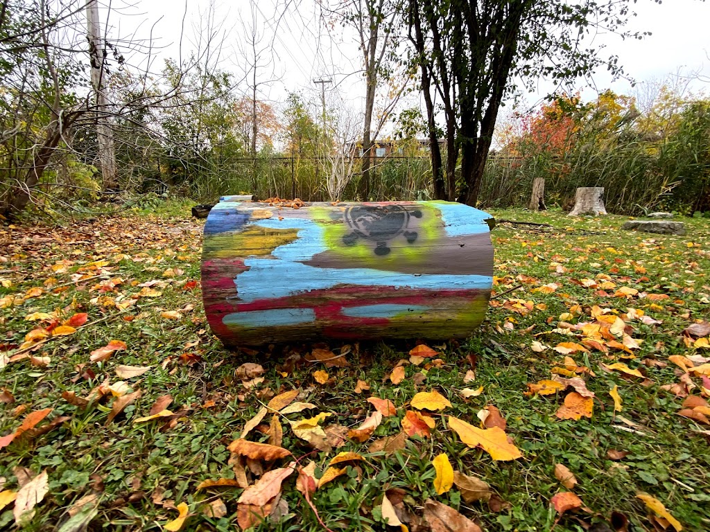Joe Raie Nature Path and Dog Run | 8182 Chem. Wavell, Côte Saint-Luc, QC H4W 1M3, Canada | Phone: (514) 485-6806