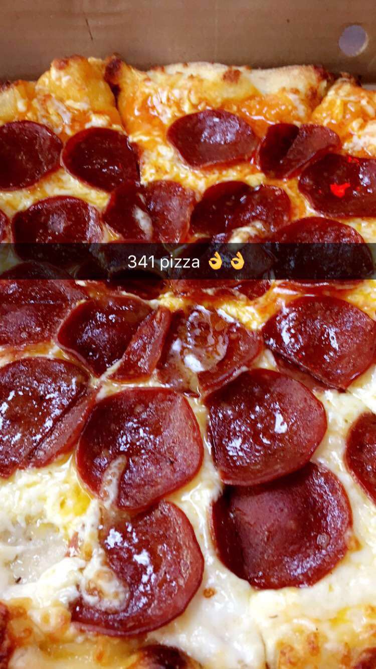 341 pizza&wings | 1540 North Service Rd W, Oakville, ON L6M 4A1, Canada | Phone: (905) 825-3300