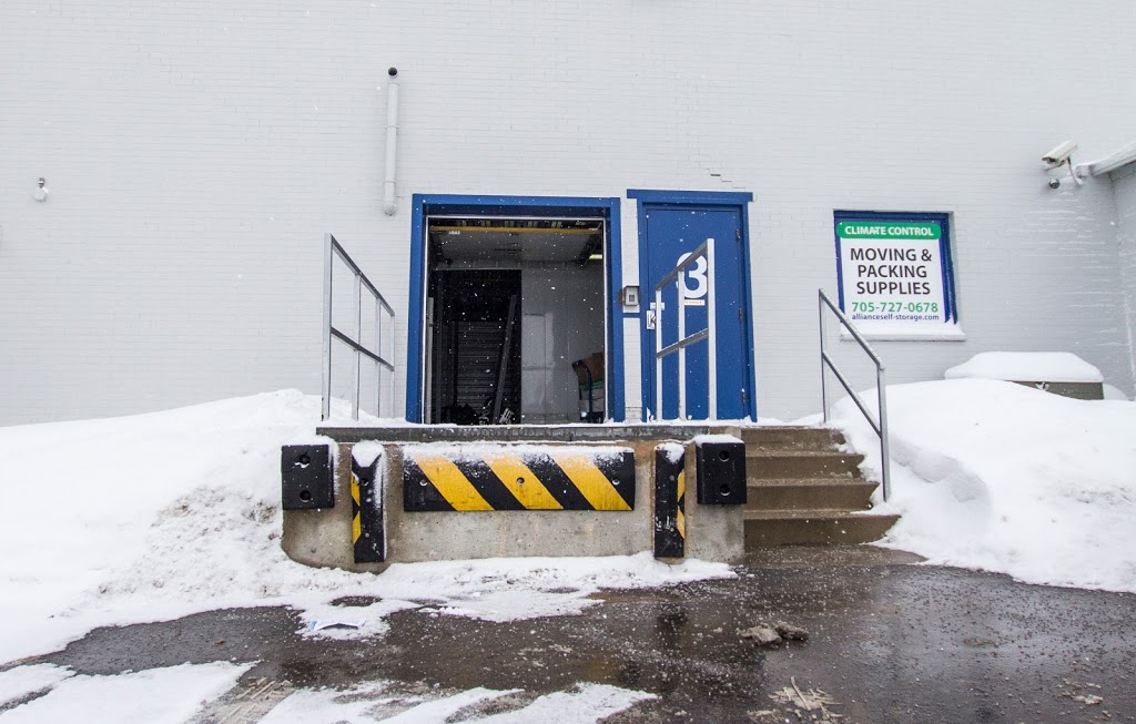 StorageMart | 3 Morrow Rd, Barrie, ON L4N 3V7, Canada | Phone: (705) 727-0678