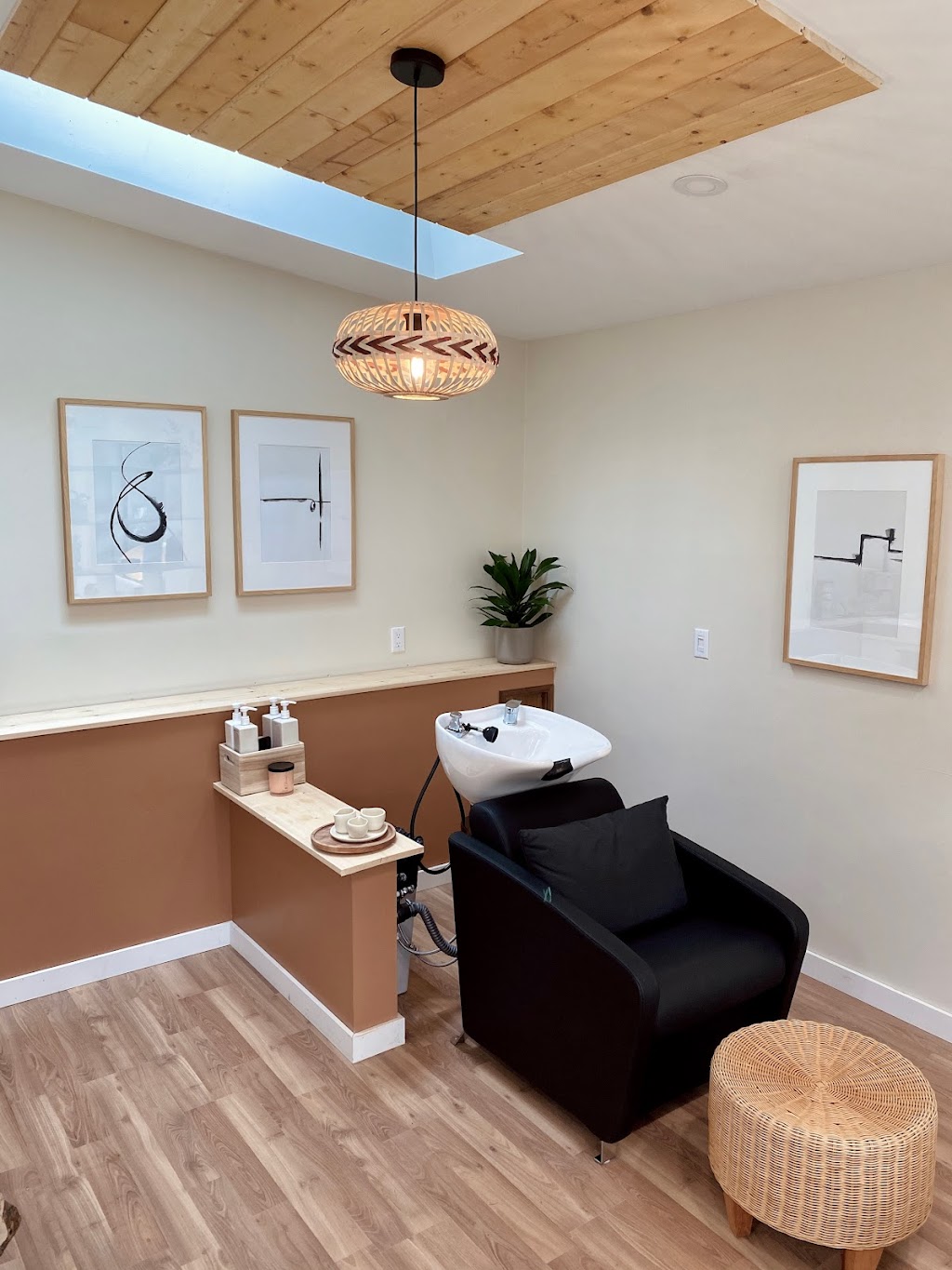 Silk Head Spa | 5662 Wharf Ave, Sechelt, BC V0N 3A0, Canada | Phone: (236) 476-4462