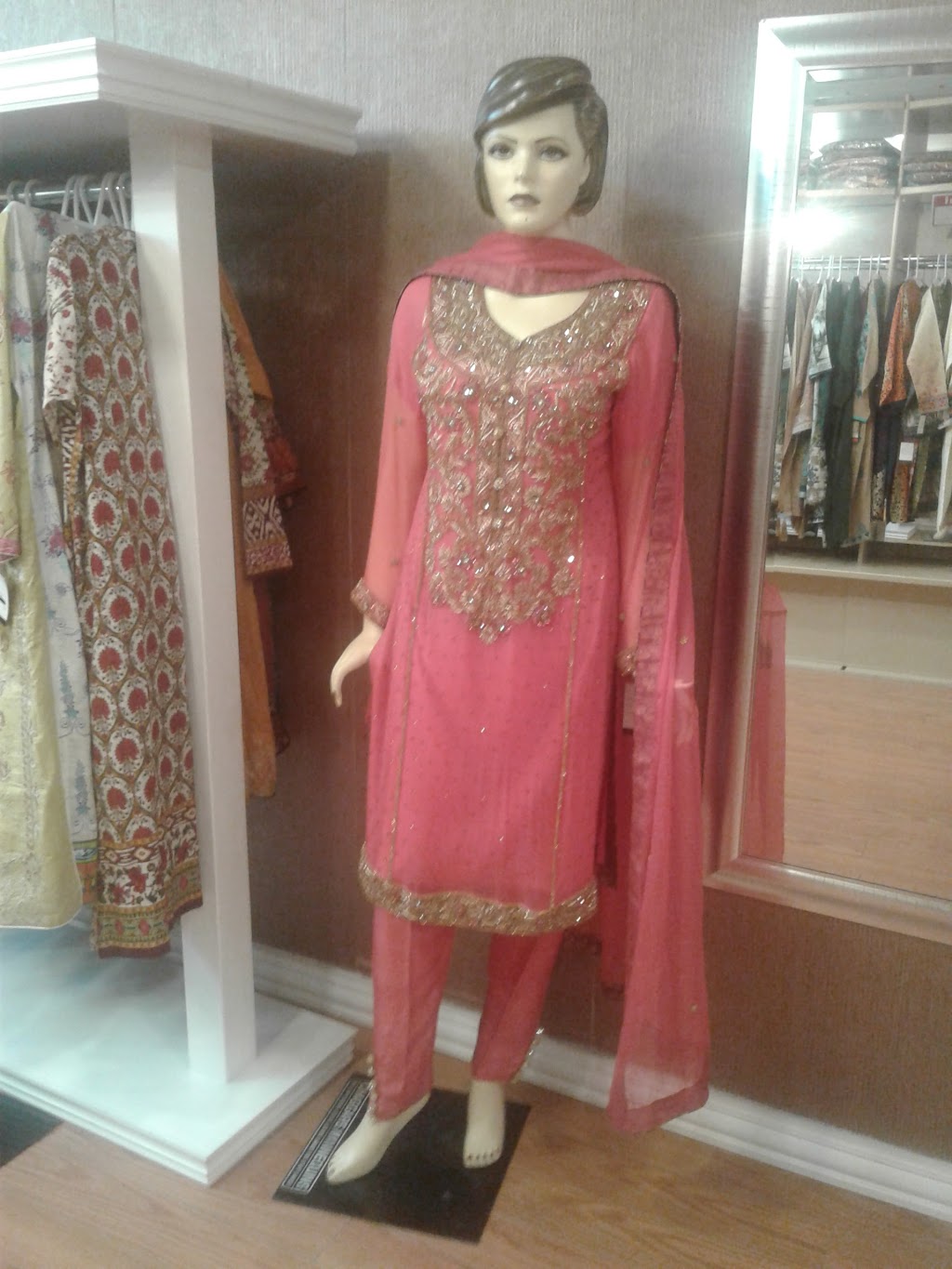 Kainaat Couture | 2623 Islington Ave, Etobicoke, ON M9V 2X4, Canada | Phone: (416) 744-3553