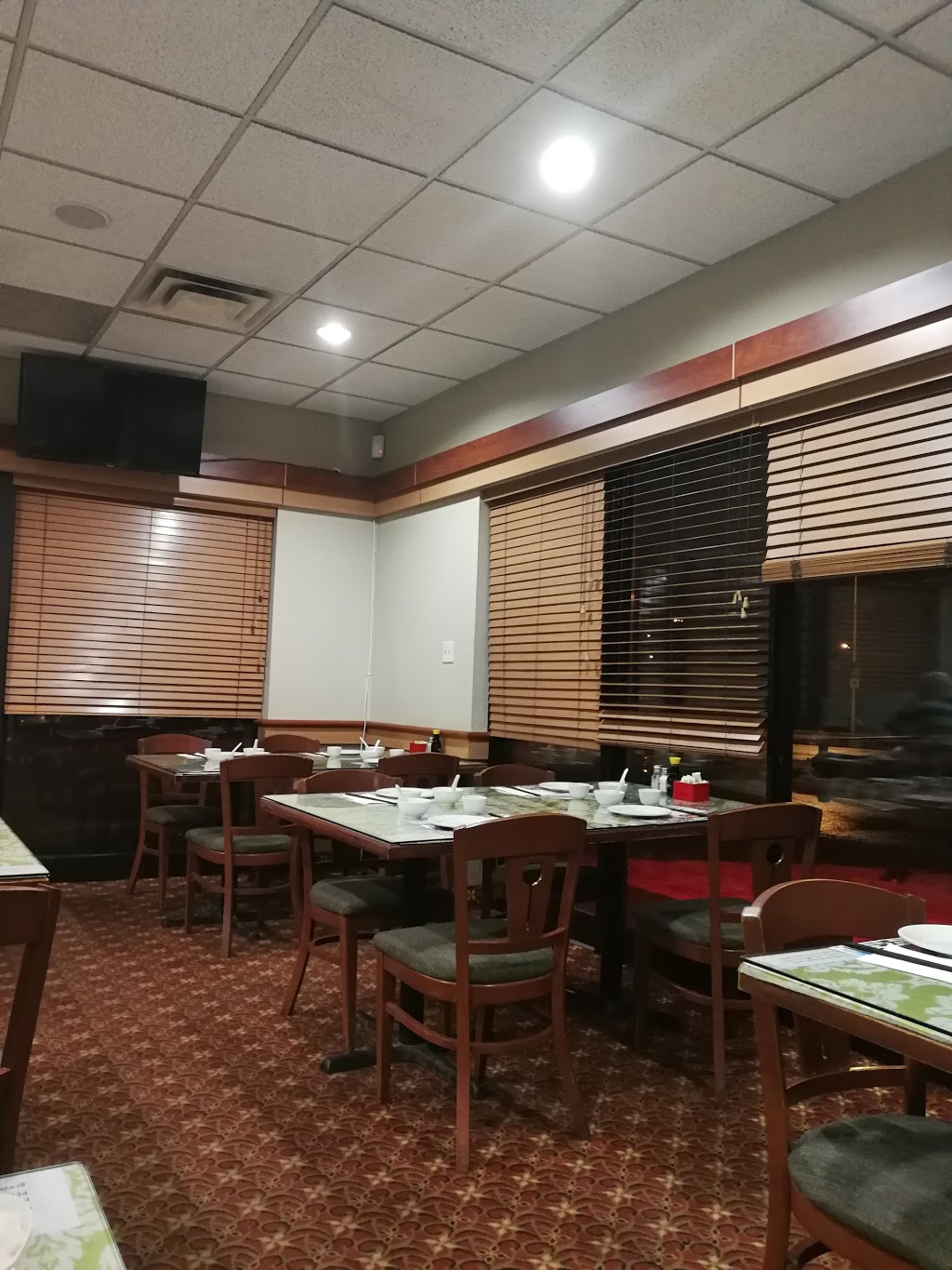 North Garden Restaurant | 33 University Crescent, Winnipeg, MB R3T 2N5, Canada | Phone: (204) 275-2591
