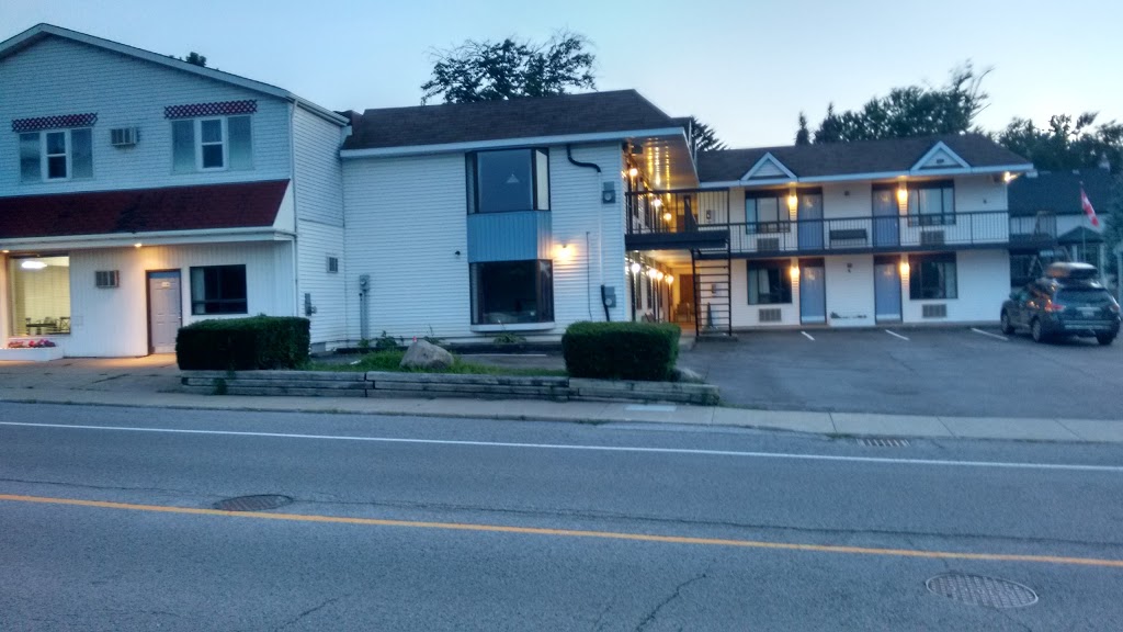 The Crystal Inn | 4249 River Rd, Niagara Falls, ON L2E 3E7, Canada | Phone: (905) 354-9444