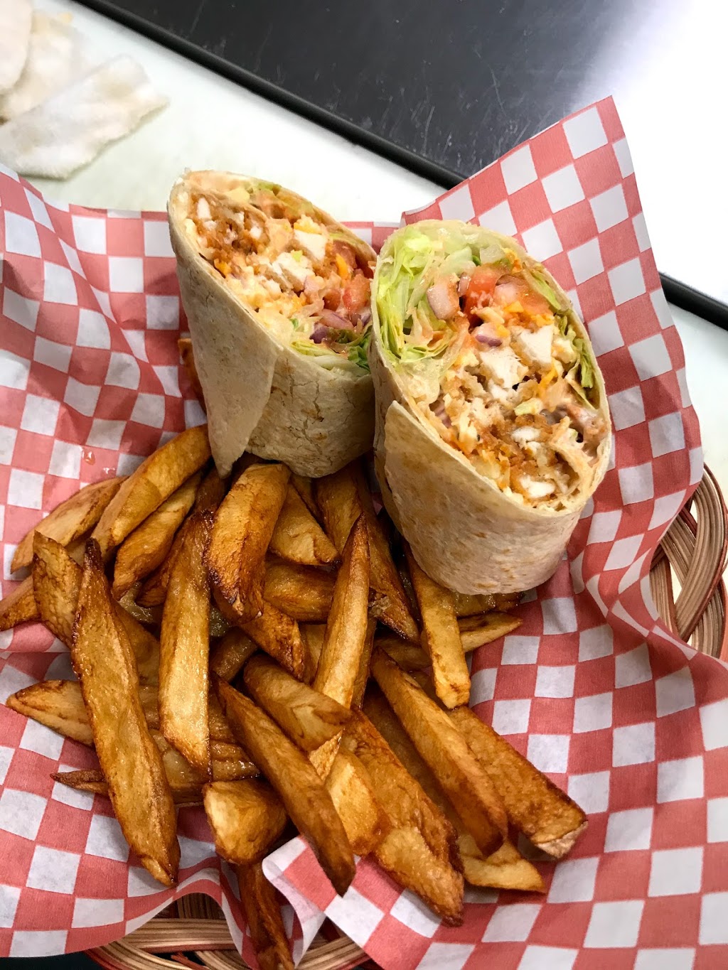 Cwcoops on yonge | 5567 Yonge St, Innisfil, ON L0L 1R0, Canada | Phone: (705) 456-0005