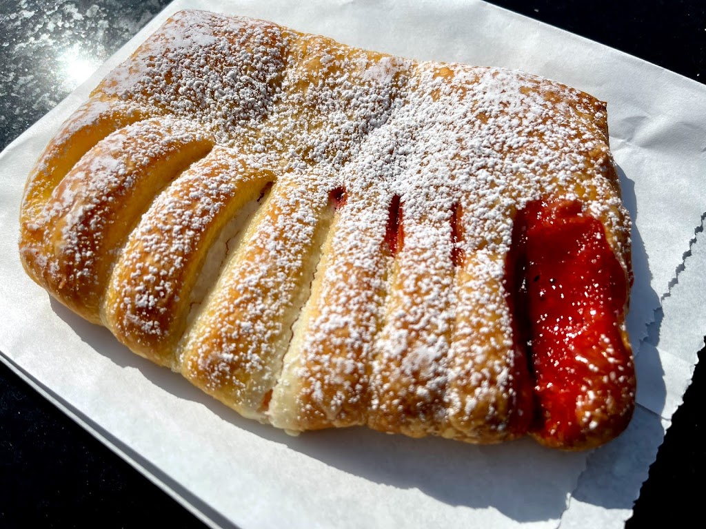 Allans Pastry Shop | 3056 Don Mills Rd E, North York, ON M2J 3B6, Canada | Phone: (416) 494-5438