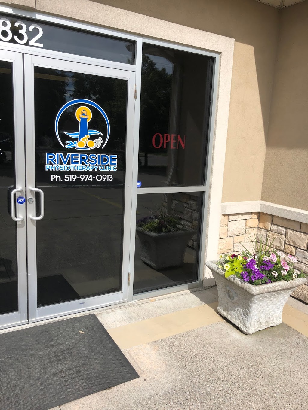 Riverside Physiotherapy Clinic | 832 Lauzon Rd, Windsor, ON N8S 3M5, Canada | Phone: (519) 974-0913