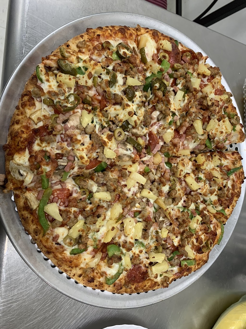 Reginos Pizza | 135 Toronto Rd, Port Hope, ON L1A 3S6, Canada | Phone: (905) 885-5656