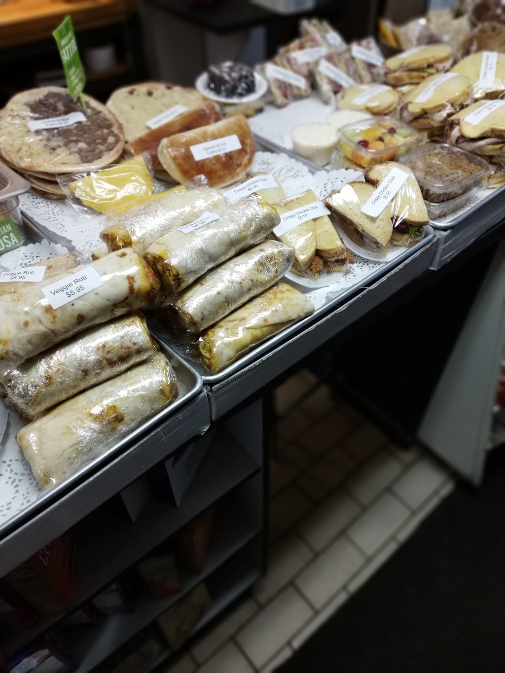 Brookfield Restaurant & Catering | 704 Brookfield Rd, Ottawa, ON K1V 6J4, Canada | Phone: (613) 733-9405