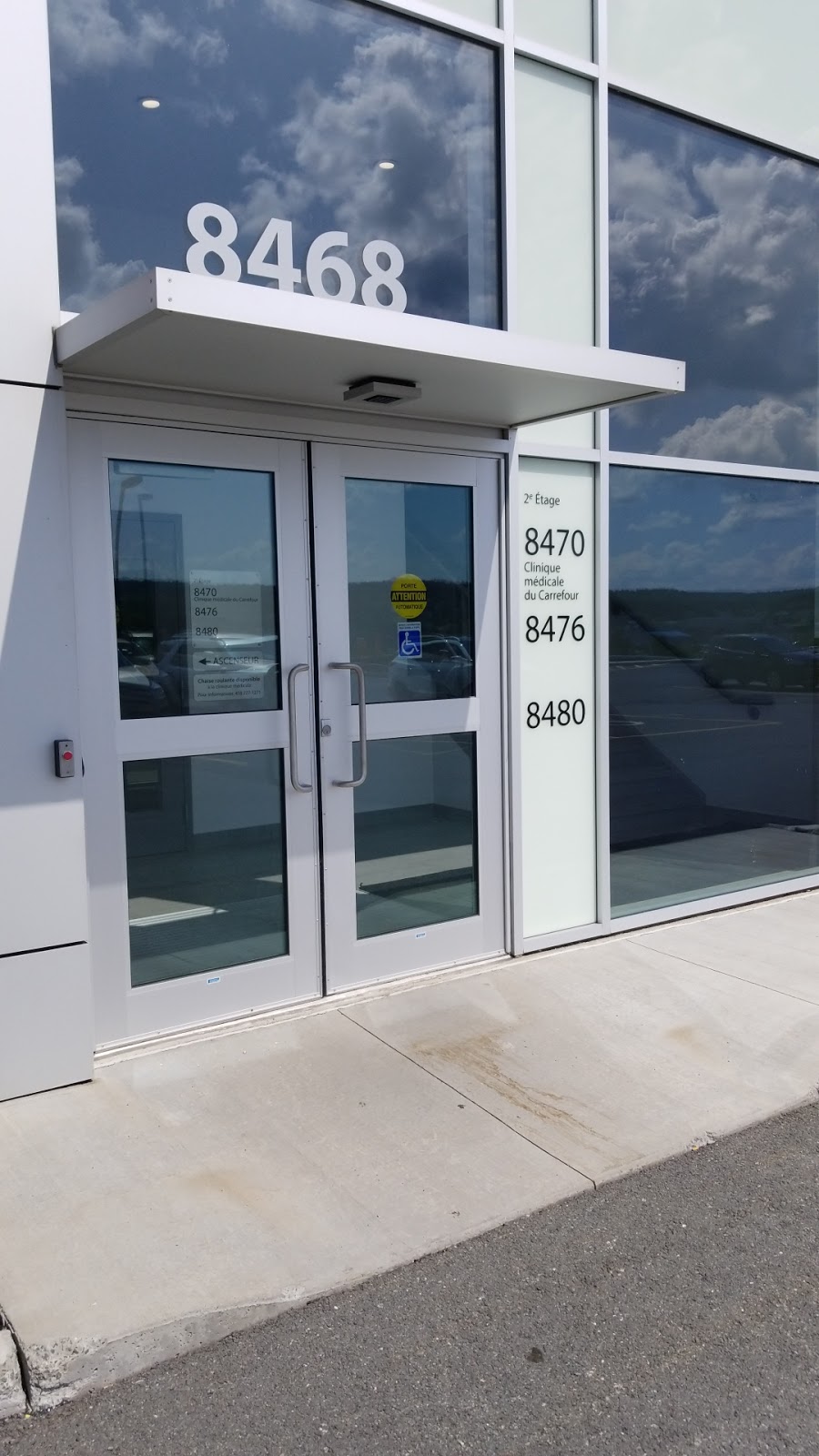Clinique Médicale du Carrefour Enr | 8470 Boulevard Lacroix, Saint-Georges, QC G5Y 2B5, Canada | Phone: (418) 227-1271