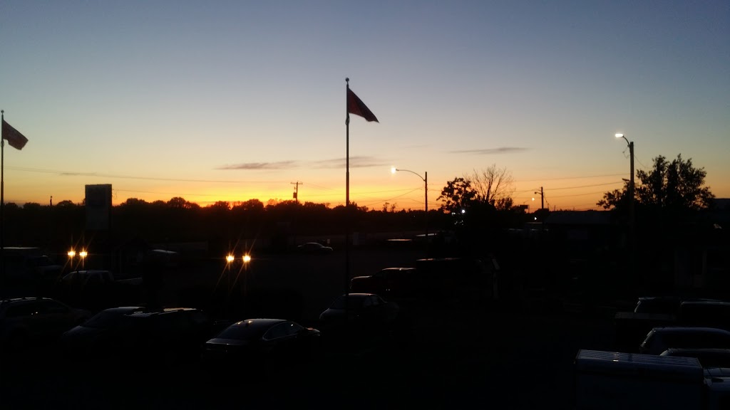 Knights Inn Lindsay | 2862 Highway 35 South, Lindsay, ON K9V 4R4, Canada | Phone: (705) 324-3213