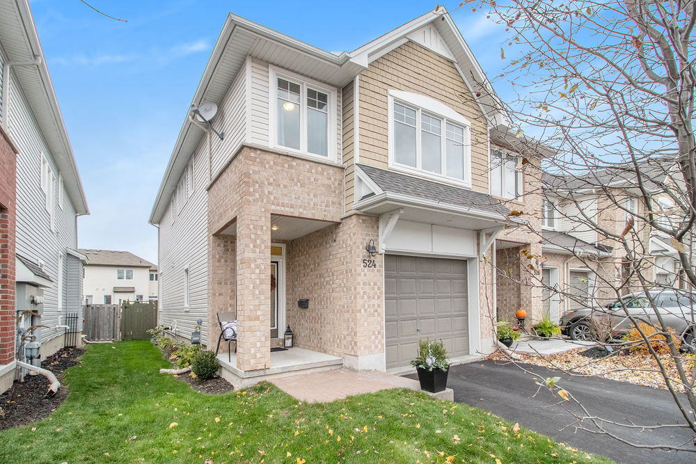 Ottawa Property Gals, RE/MAX Absolute Realty Inc Brokerage. | 31 Northside Rd, Nepean, ON K2H 8S1, Canada | Phone: (613) 690-4176
