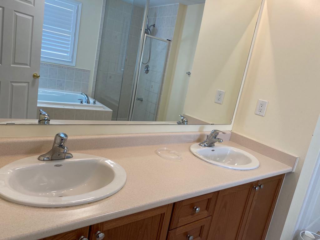 Sparx Cleaner Brampton West | 19 Calmist Crescent, Brampton, ON L6Y 4L5, Canada | Phone: (416) 602-4113