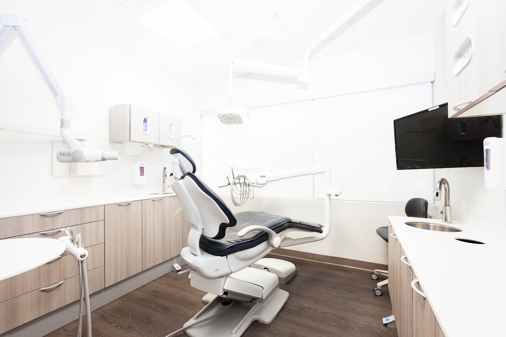 Smiles By Design | 1625 Oak Bay Ave #104, Victoria, BC V8R 1B1, Canada | Phone: (250) 595-3113
