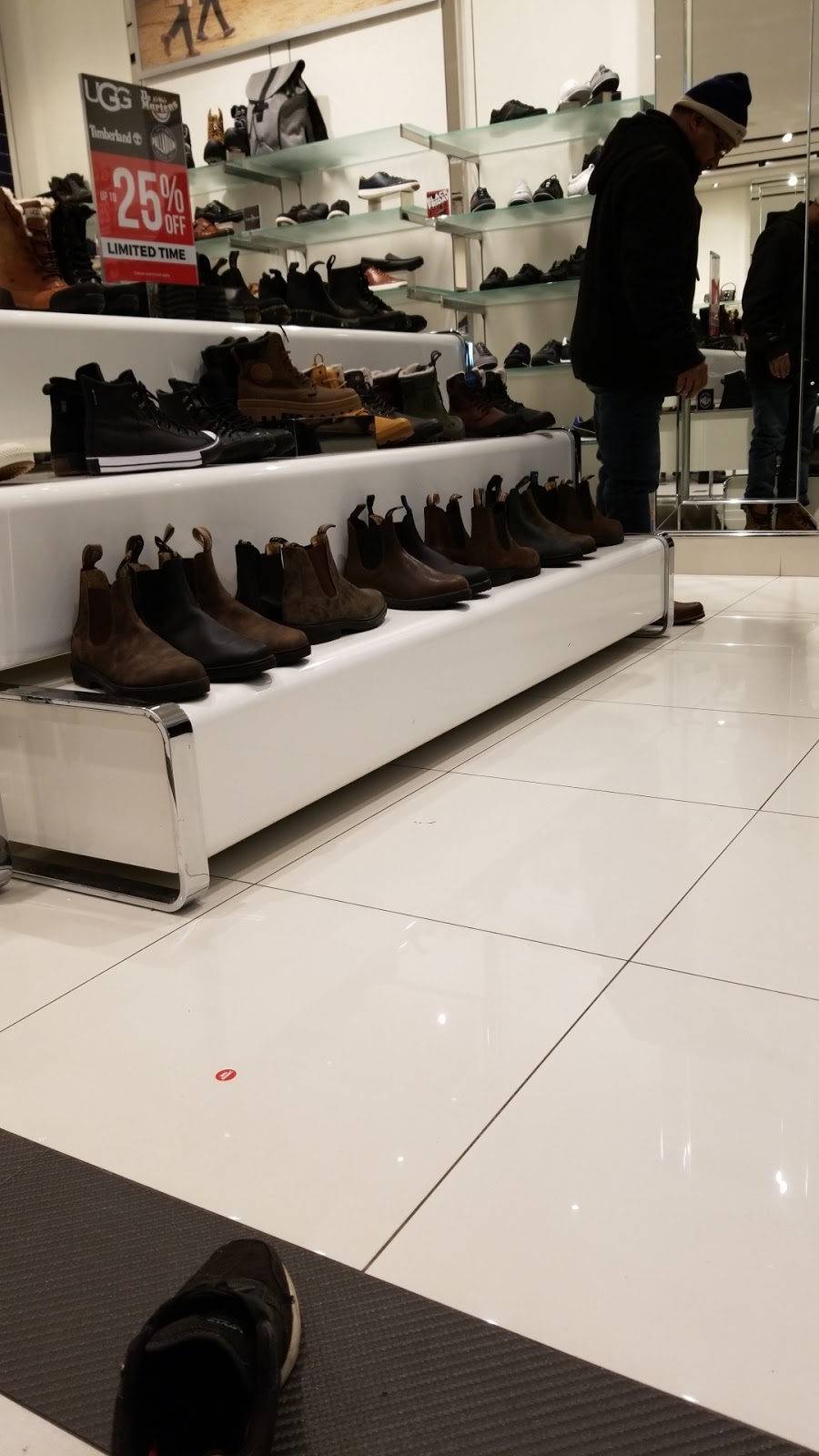 Browns | 300 Borough Dr, Scarborough, ON M1P 4P5, Canada | Phone: (416) 290-5158