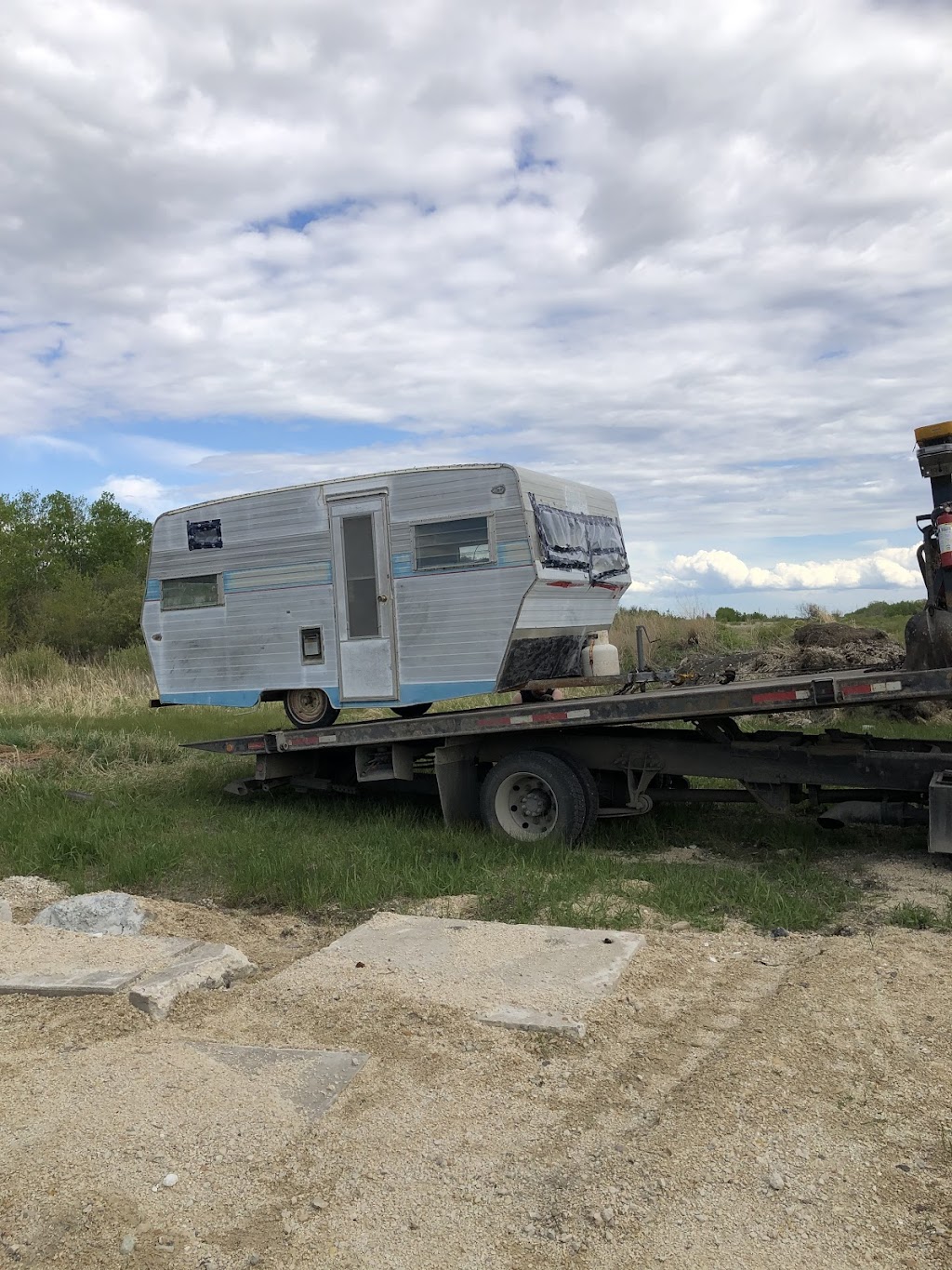 Niverville Towing | 810 Schultz Rd, Niverville, MB R0A 1E0, Canada | Phone: (204) 388-4442