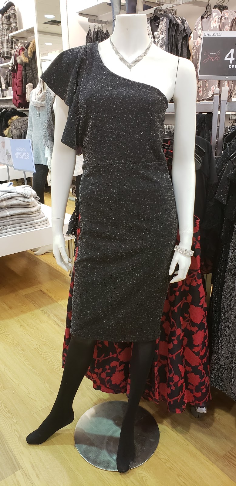 Rickis | Georgian Mall, 509 Bayfield St, Barrie, ON L4M 4Z8, Canada | Phone: (705) 726-4888
