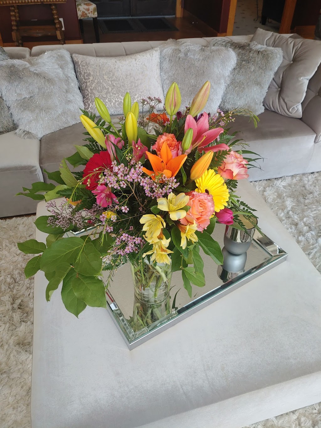 Okotoks Flowers | 49 Elizabeth St #9, Okotoks, AB T1S 1A5, Canada | Phone: (403) 938-4781