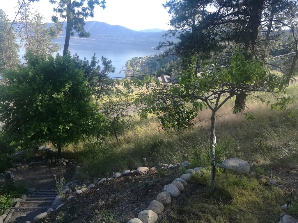 Pinewood Guesthouse | 3995 Ponderosa Pl, Peachland, BC V0H 1X5, Canada | Phone: (250) 767-6545