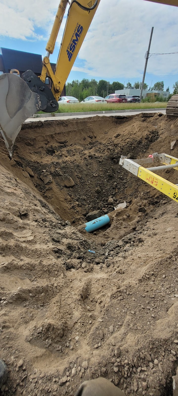 Construction mahikan | 2041 Rue Mahikan, Mashteuiatsh, QC G0W 2H0, Canada | Phone: (418) 765-0104