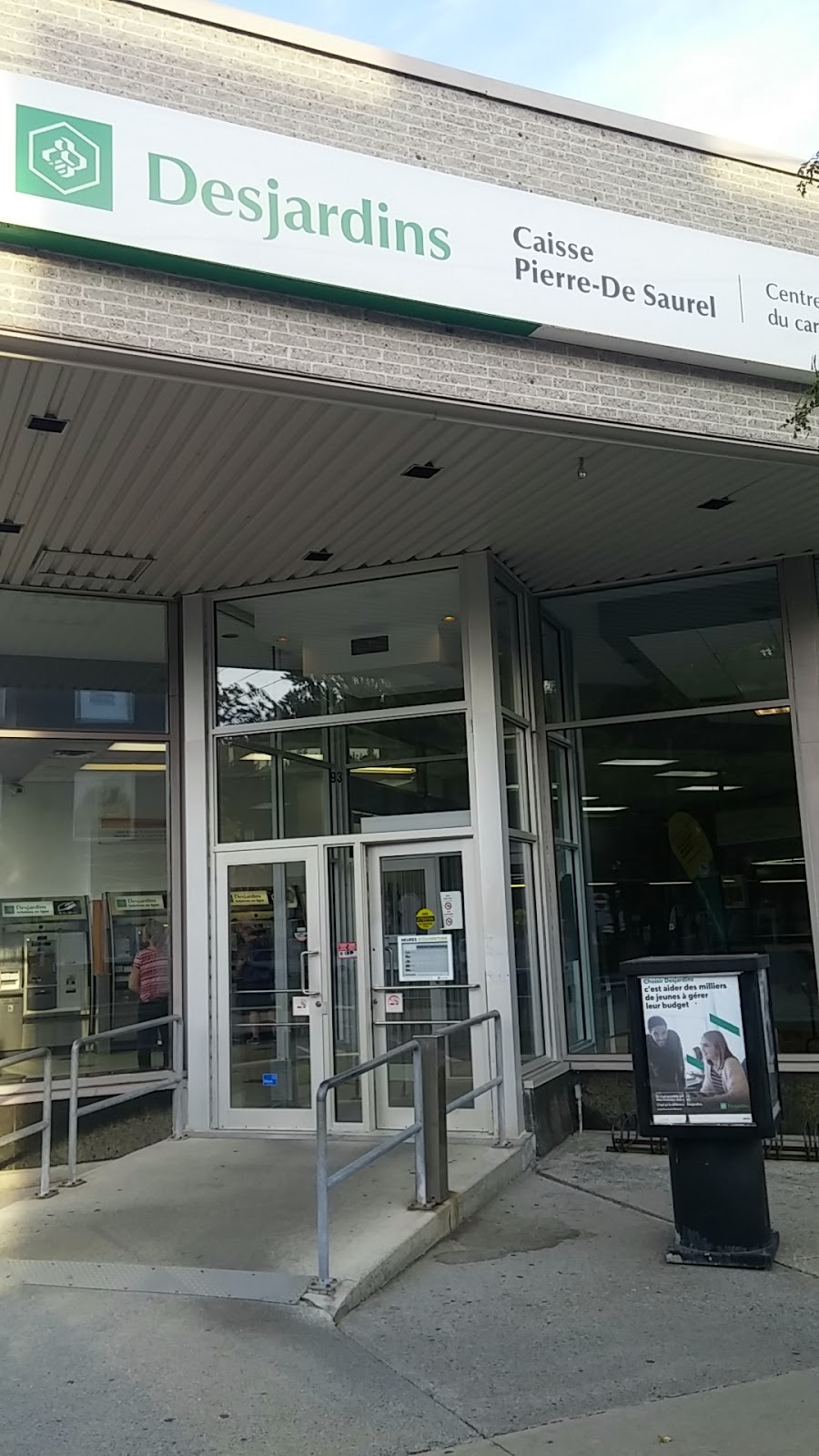 Centre de services Desjardins du carré Royal | 93 Rue du Prince, Sorel-Tracy, QC J3P 4J9, Canada | Phone: (450) 746-7000
