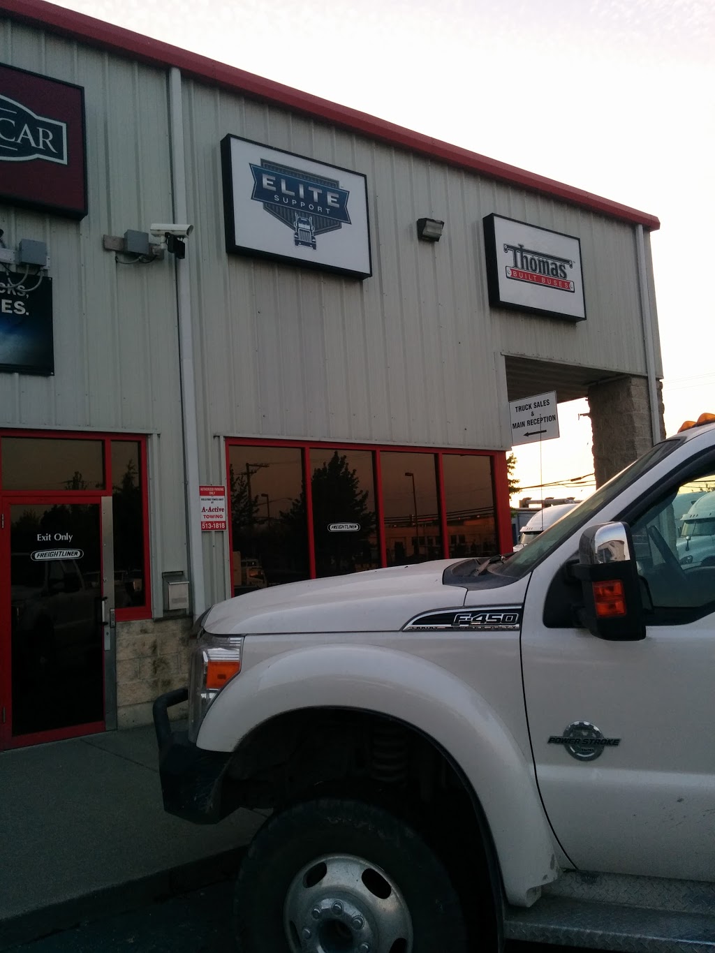 First Truck Centre Vancouver | 18688 96 Ave, Surrey, BC V4N 3P9, Canada | Phone: (604) 888-1424