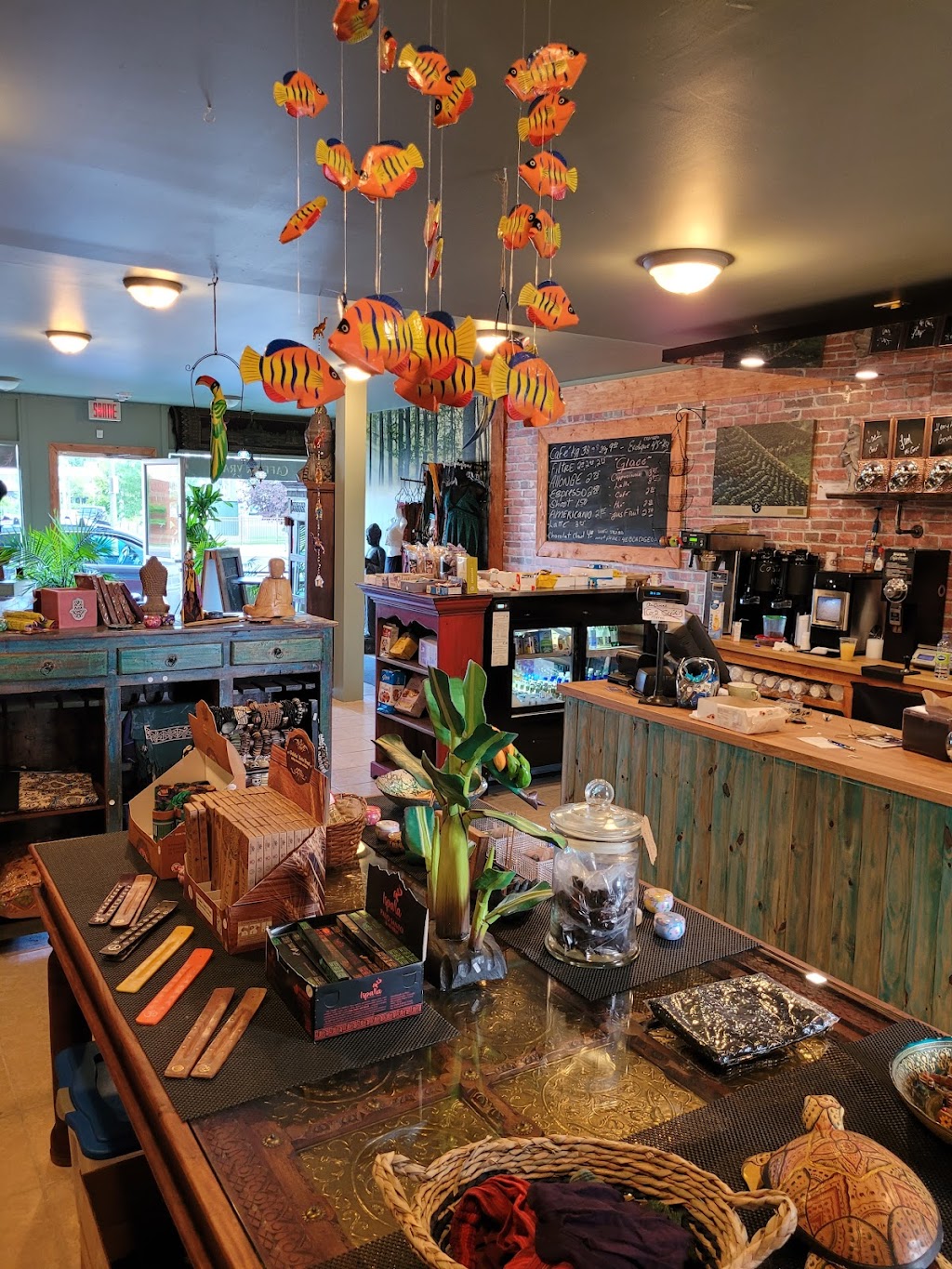 Exotique café | 39 Rue Alphonse-Desjardins, Salaberry-de-Valleyfield, QC J6S 2M2, Canada | Phone: (450) 747-1475