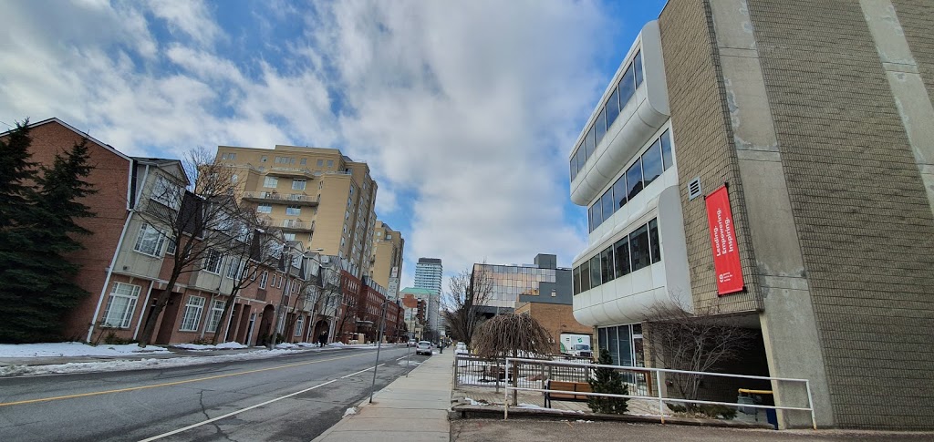 RE/MAX Hallmark Realty Ltd., | 170 Merton St, Toronto, ON M4S 1A1, Canada | Phone: (416) 486-5588