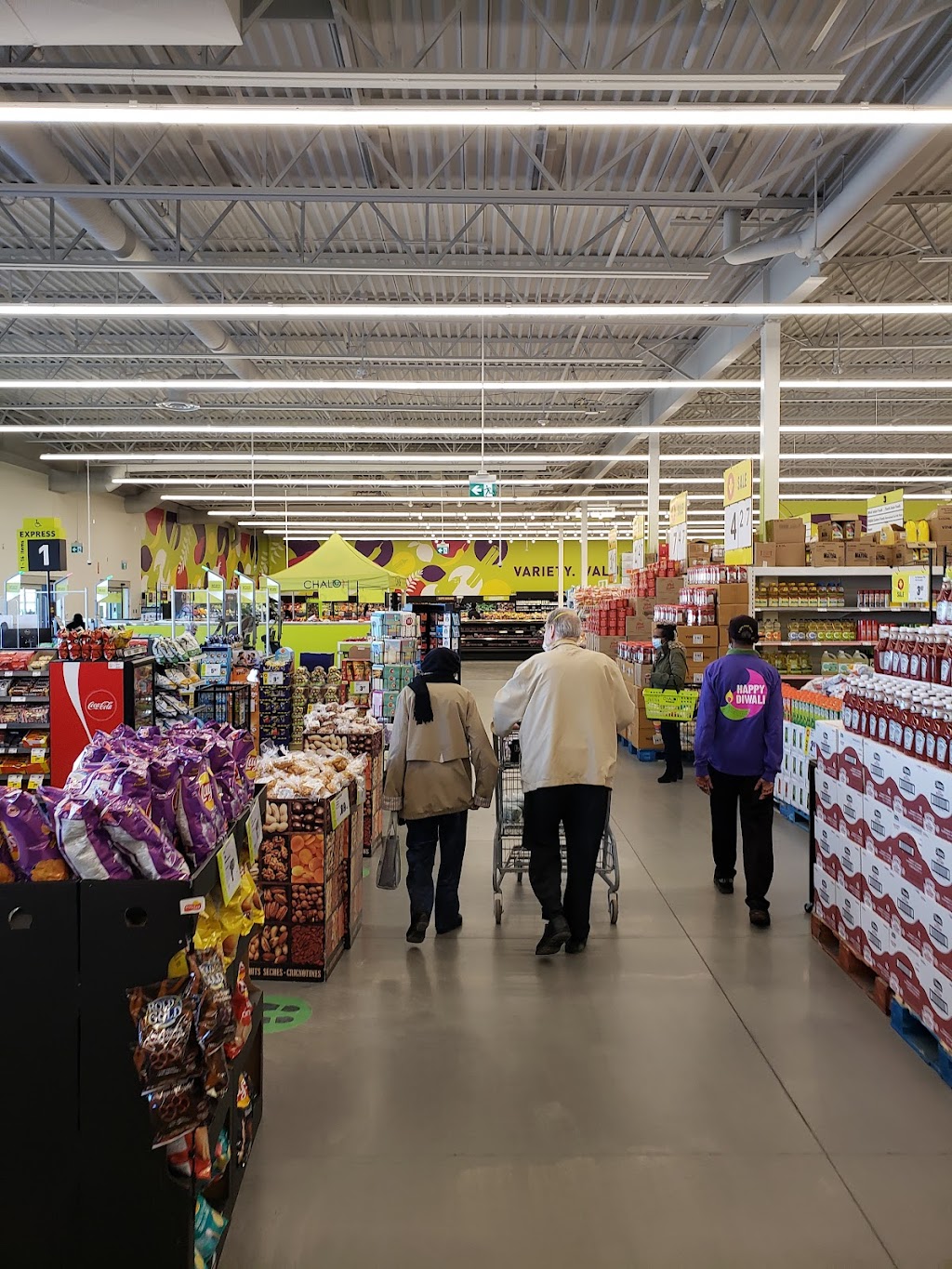 Chalo FreshCo Tamarack | 2355 17 St NW, Edmonton, AB T6T 0Y2, Canada | Phone: (780) 395-2700