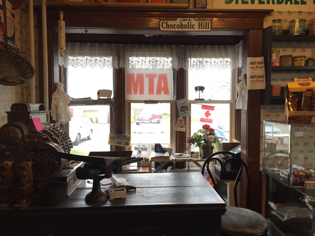 Prudhommes Antique Market | 3125 N Service Rd, Vineland Station, ON L0R 2E0, Canada | Phone: (905) 562-5187