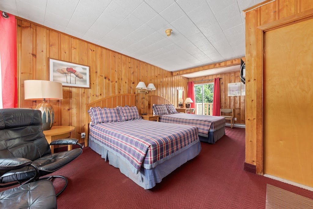 Motel Rivière-Rouge | 2004 Rue LAnnonciation N, Rivière-Rouge, QC J0T 1T0, Canada | Phone: (438) 377-7009