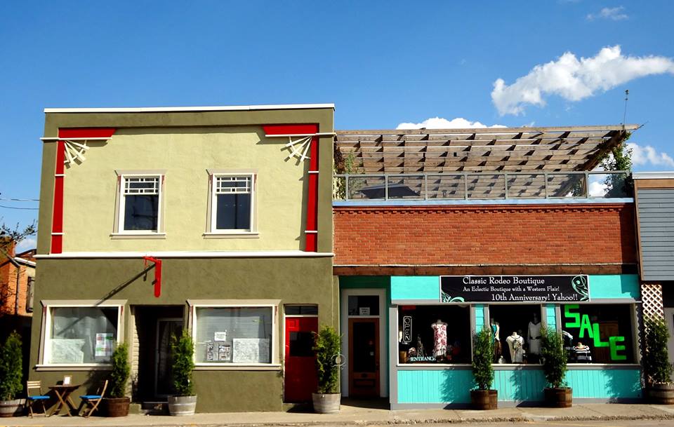 Fieldstones Air B & B Rooftop Apartment | 2109 20th (Main Street, Nanton, AB T0L 1R0, Canada | Phone: (403) 646-2299