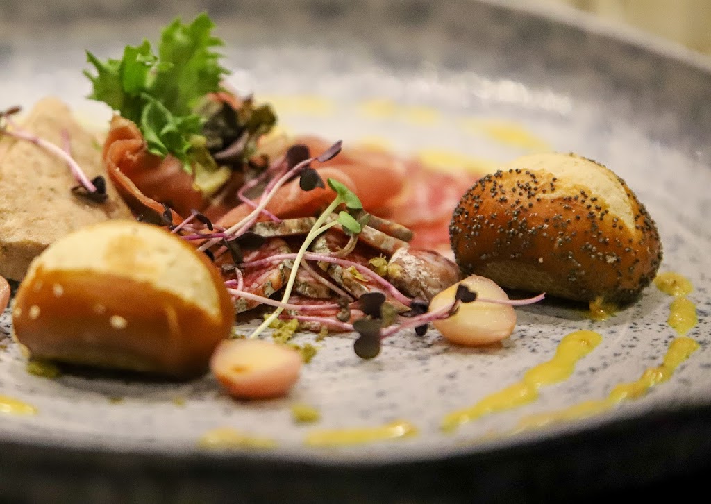 Mercenaires Culinaires | 411 Rue de St Jovite, Mont-Tremblant, QC J8E 2Z9, Canada | Phone: (819) 717-4141