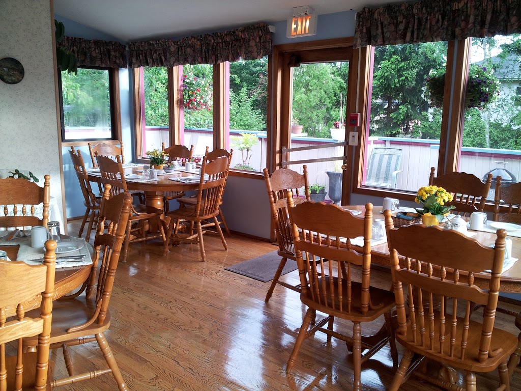 Marketas Bed and Breakfast | 239 Superior St, Victoria, BC V8V 1T4, Canada | Phone: (250) 384-9844
