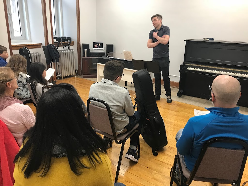 Académie Le Troubadour (Centre-ville) | 114 Rue de la Cathédrale, Sherbrooke, QC J1H 4M1, Canada | Phone: (819) 791-5777