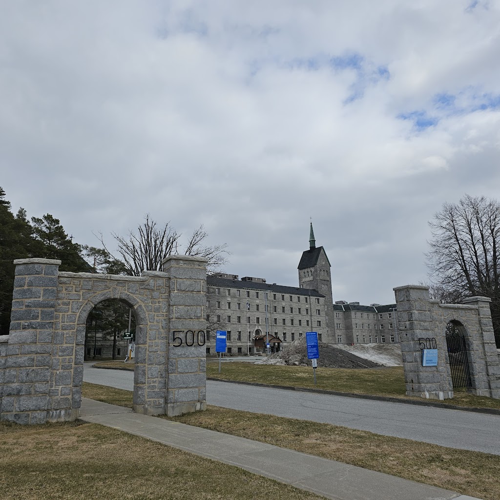 La Belle Chapel | 500 Rue Murray, Sherbrooke, QC J1G 2K6, Canada | Phone: (819) 826-5205