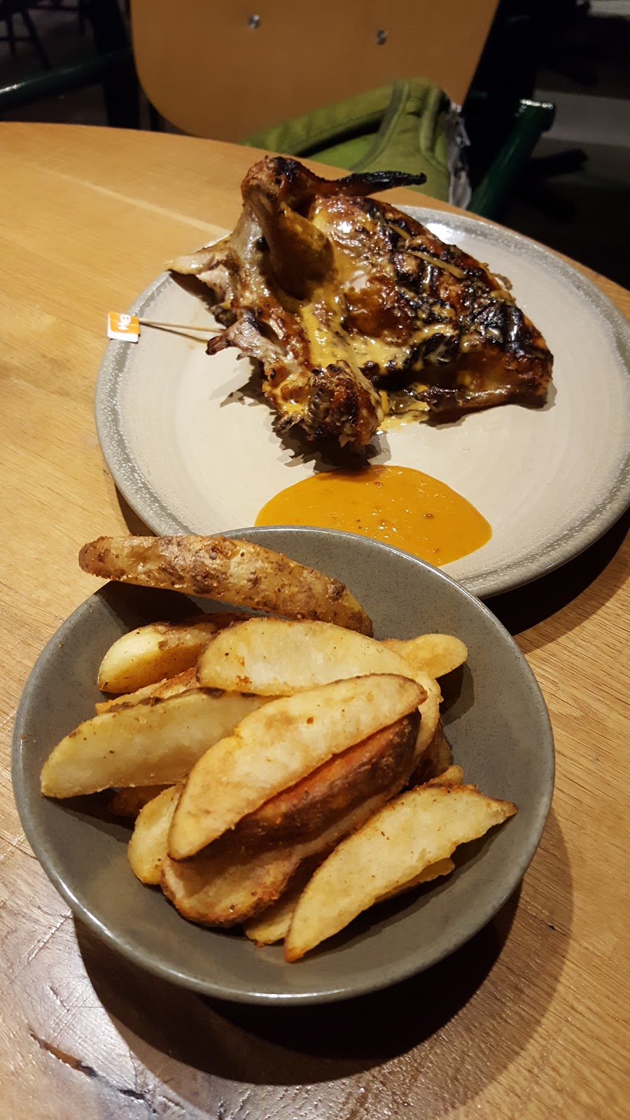 Nandos Oshawa | 855 Taunton Rd E, Oshawa, ON L1H 7K5, Canada | Phone: (905) 725-7474