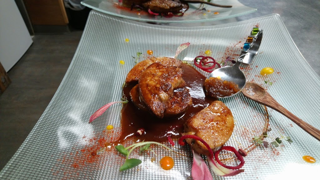 Restaurant Le Prieuré | 402 Boulevard de lAnge-Gardien, LAssomption, QC J5W 1S5, Canada | Phone: (450) 589-6739