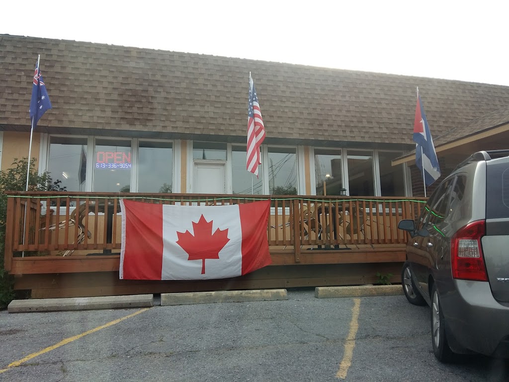 The Mazinaw Residence Inn | 14276 ON-41, Cloyne, ON K0H 1K0, Canada | Phone: (613) 336-9054