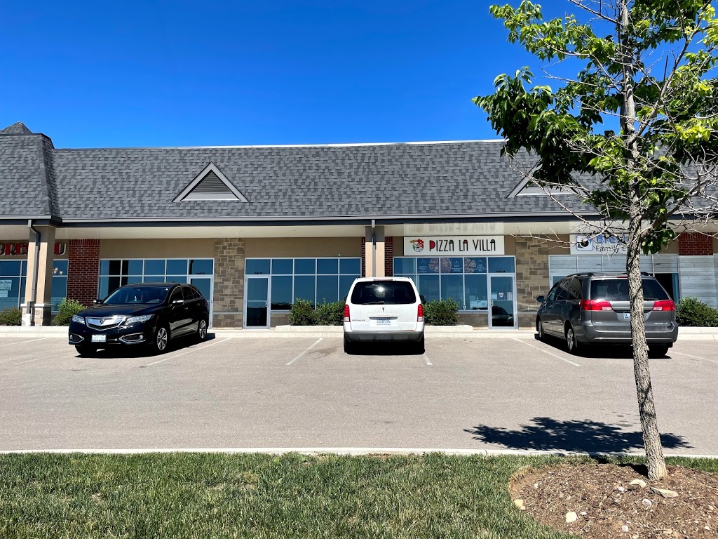 Pizza La Villa Breslau | 10 Townsend Dr #14, Breslau, ON N0B 1M0, Canada | Phone: (519) 213-0090