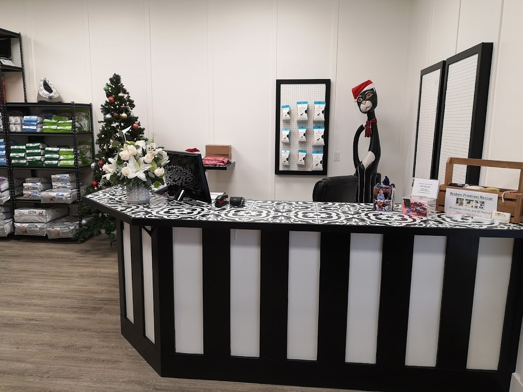 Village Pets | 7816 E Saanich Rd #3, Saanichton, BC V8M 2B3, Canada | Phone: (778) 351-3232