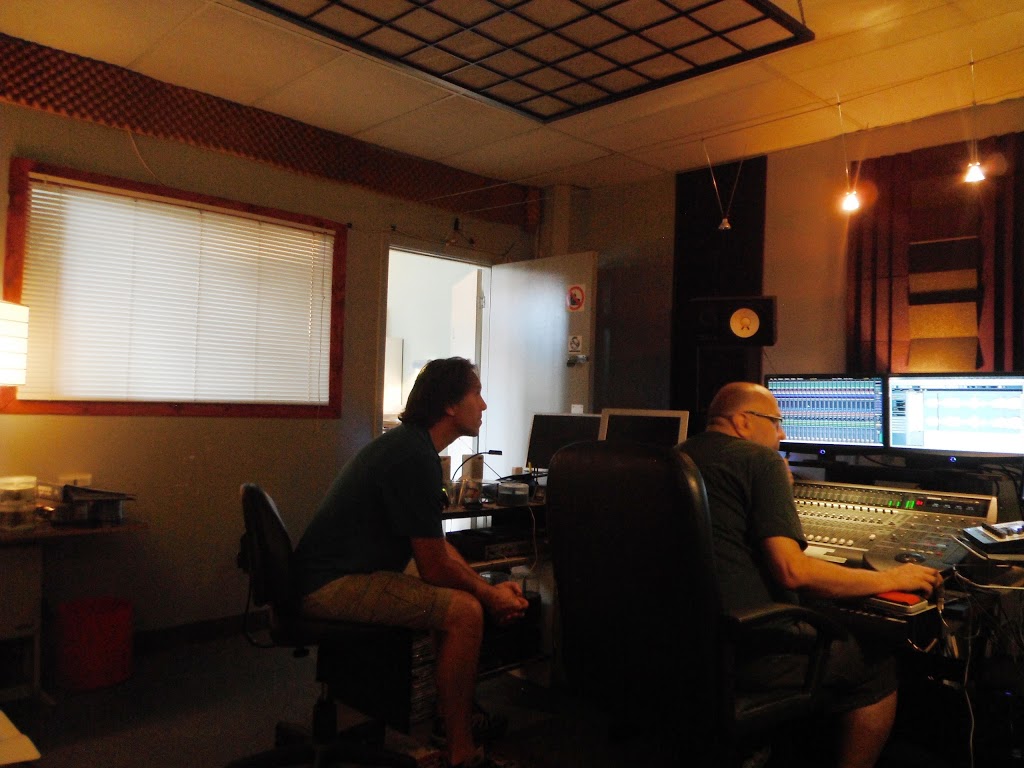 Studio Créason | 5221 Rue Berri, Montréal, QC H2J 2S4, Canada | Phone: (514) 273-9559