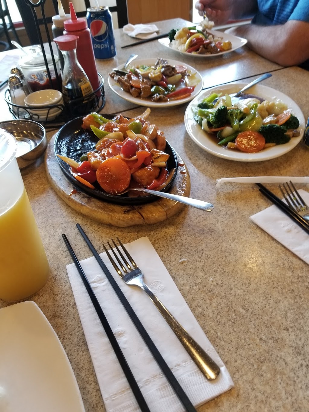 Tasty Vietnamese Restaurant | 636 King St #122, Spruce Grove, AB T7X 4K5, Canada | Phone: (780) 571-3825