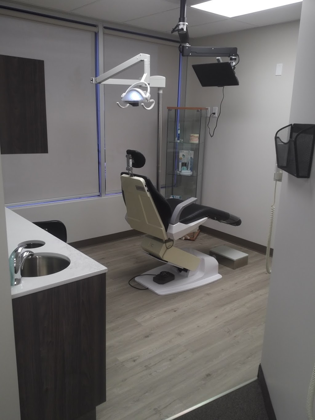 Acora Dental | 2003 14 St NW #208, Calgary, AB T2M 3N4, Canada | Phone: (403) 289-7055