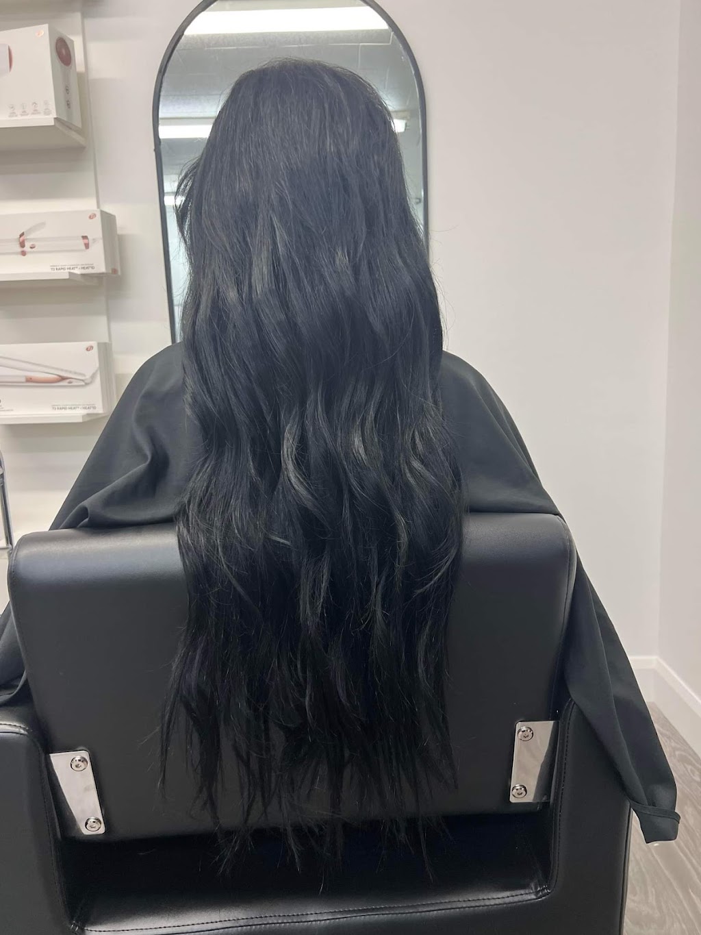 Diamond glow extensions capillaires & boutique Luxury | 2348 Bd des Chutes, Québec, QC G1C 1X9, Canada | Phone: (581) 922-0072